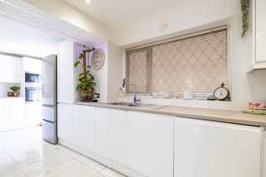 Kitchen- click for photo gallery